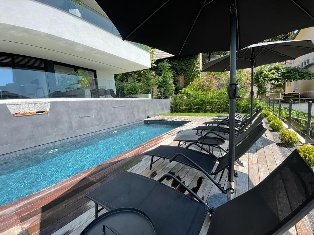 Aparthotel Villa V With Heated Pool Rijeka Exterior foto